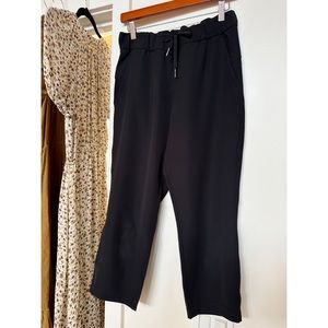 Lululemon On The Fly Crop Woven Pants 23”